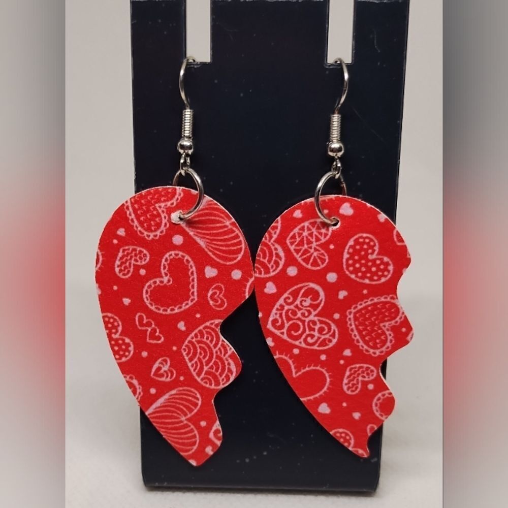 Earrings Valentine hearts broken new e57